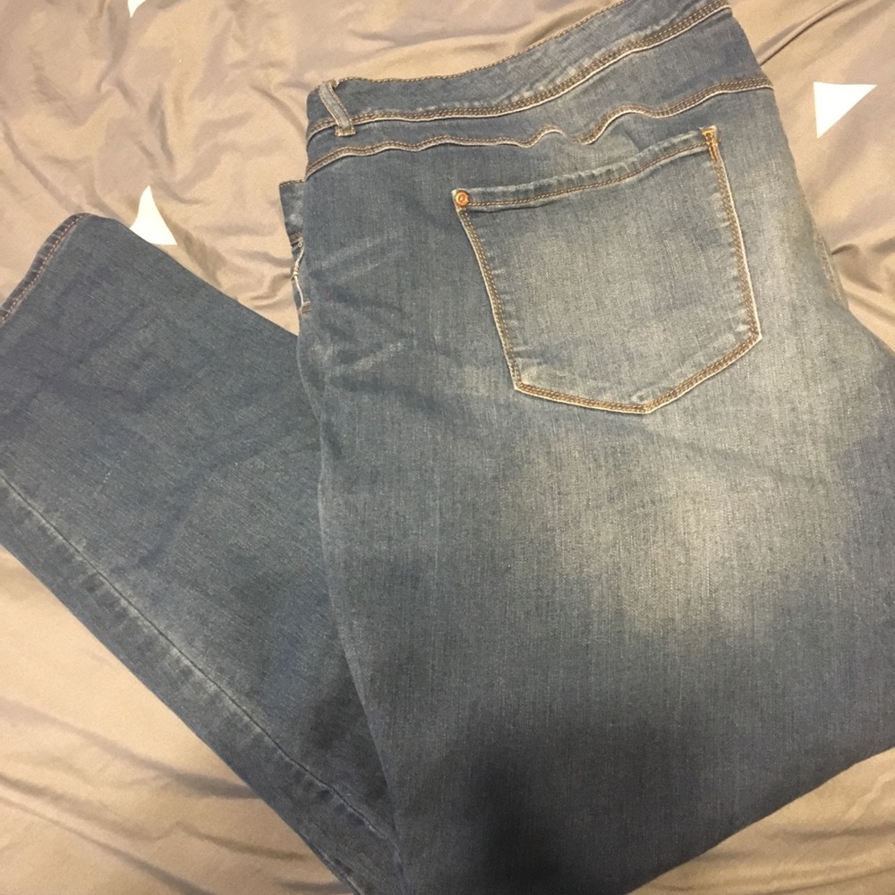 Size 26w skinny jeans from Cato - too big for me.